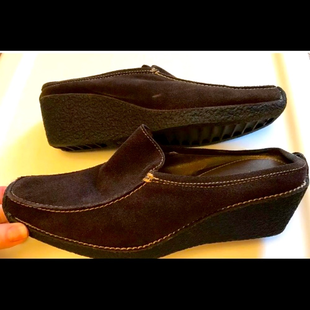 SPORTO Size 8-1/2 size 8.5 Brown Stitched Suede Leather 3" Wedge Slides Mules
